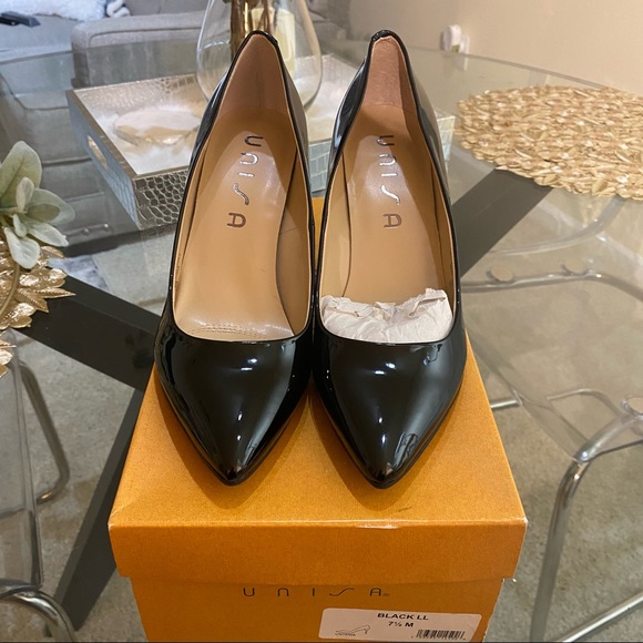 🆕✨ Yema by Unisa Vegan Black Patent Leather Classic Pointy Toe Pumps 3¼" Heel - Picture 7 of 9